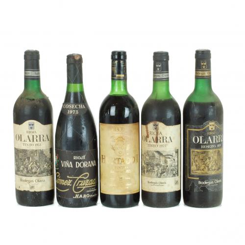 LOTE DE DIECISIETE BOTELLAS DE VINO TINTO.