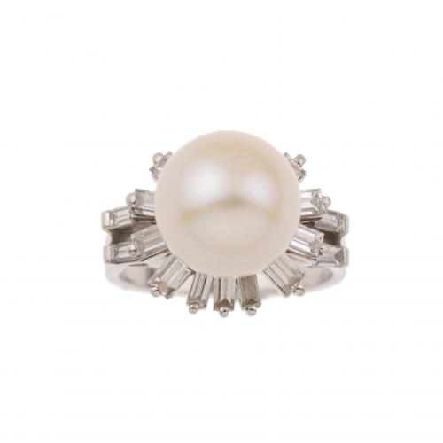 DIAMOND AND PEARL RING.