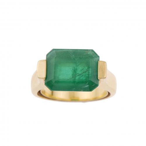 EMERALD SIGNET RING.