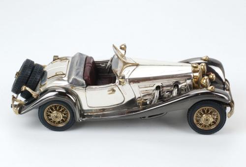 SCALE MODEL OF 1935 MERCEDES, SILVER.