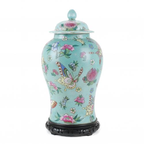 CHINESE VASE, EARLY C20th