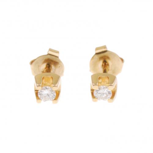 DIAMOND STUDS