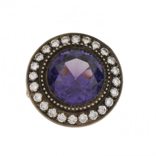 ROSETTE RING WITH LARGE CORUNDUM