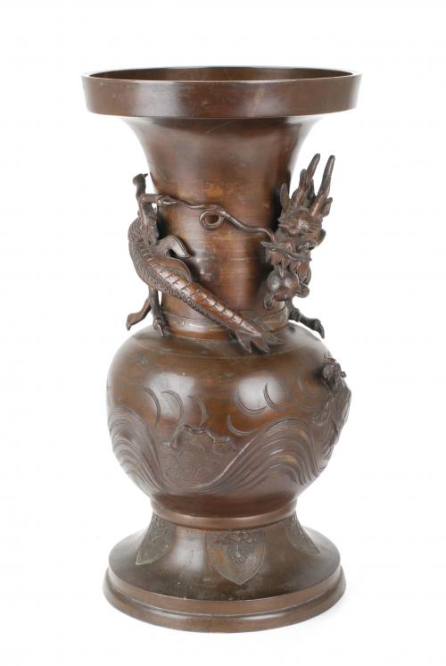 JAPANESE SCHOOL, C20th VASE