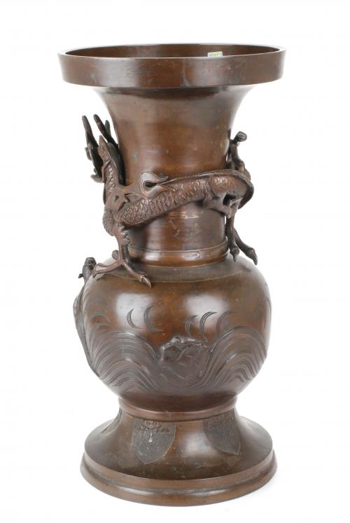 JAPANESE SCHOOL, C20th VASE