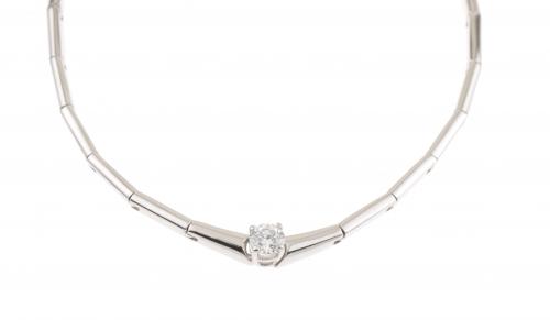 SOLITAIRE DIAMOND NECKLACE.
