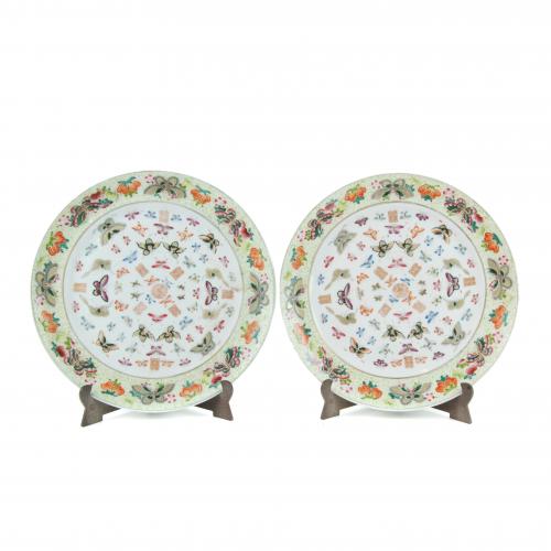 PAIR OF CHINESE PLATES, C19th