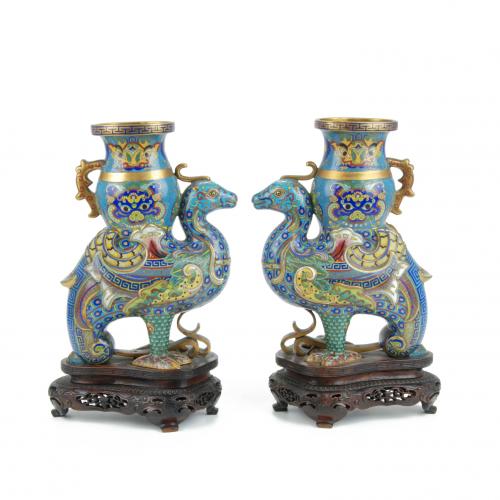 PAIR OF JAPANESE URNS, CIRCA 1920