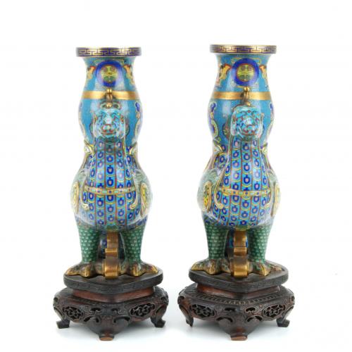 PAIR OF JAPANESE URNS, CIRCA 1920