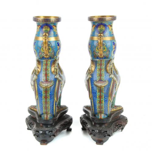 PAIR OF JAPANESE URNS, CIRCA 1920