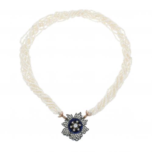 GARGANTILLA DE PERLAS Y DIAMANTES.