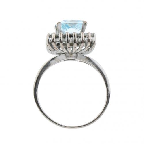 AQUAMARINE AND DIAMOND ROSETTE RING.