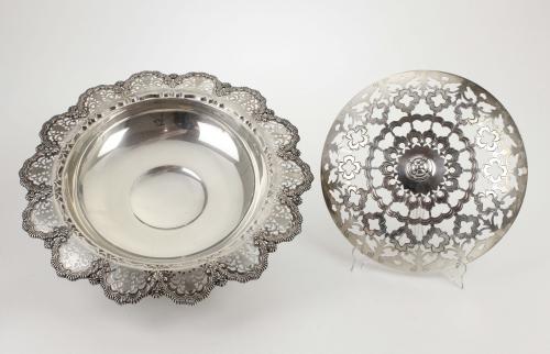 SILVER BARCELONA CENTREPIECE, MID C19th.