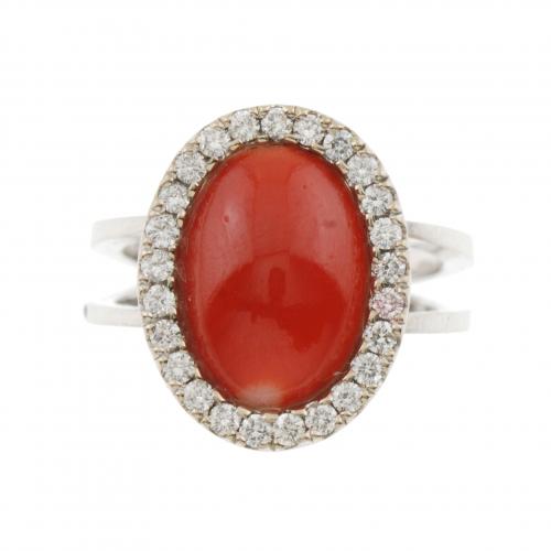 SORTIJA CON DIAMANTES Y CORAL.