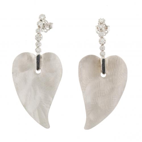 PENDIENTES LARGOS CON DIAMANTES.