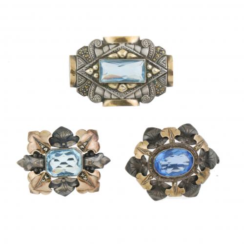 THREE BROOCHES, CIRCA 1940.