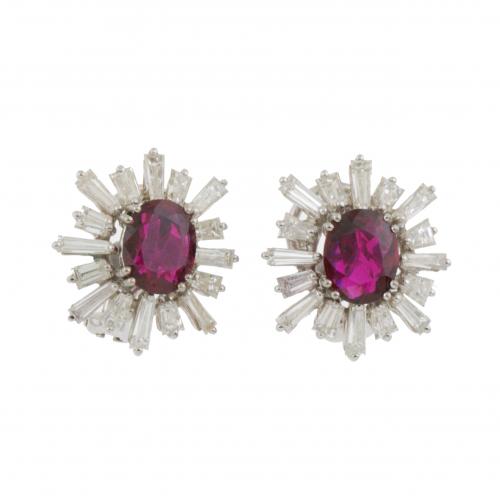 PENDIENTES CON DIAMANTES Y RUBÍ, MED. SIGLO XX.