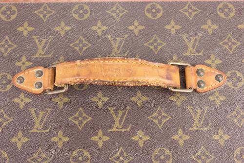 LOUIS VUITTON. TOCADOR DE VIAJE, CIRCA 1980.