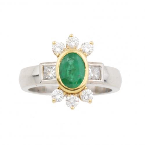 SORTIJA CON DIAMANTES Y ESMERALDA.