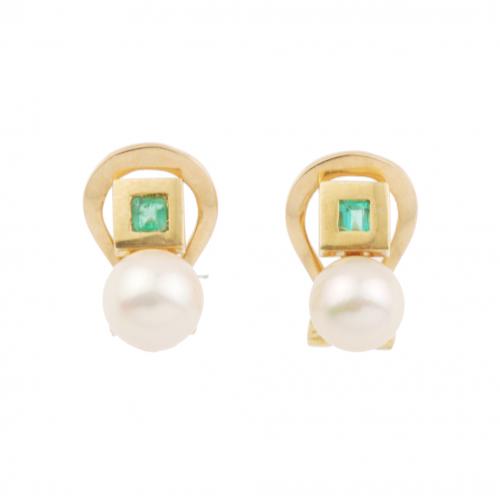 PENDIENTES CON PERLAS Y ESMERALDAS.