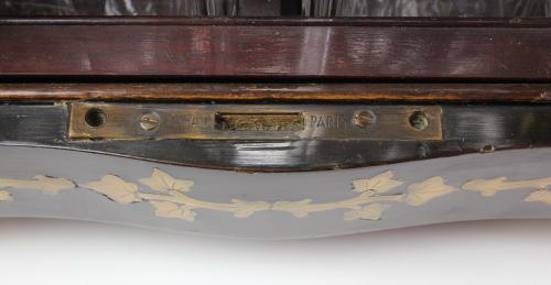 TAHAN.  FRENCH DECANTER BOX, END C19th.
