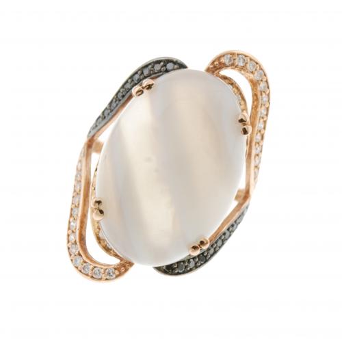 DIAMOND AND AGATE RING. 