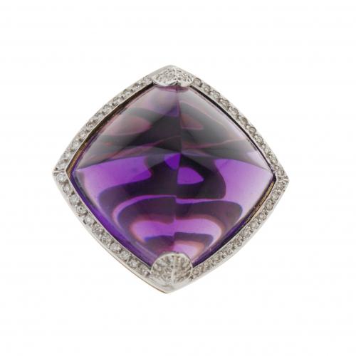 QUARTZ PYRAMIDAL RING.