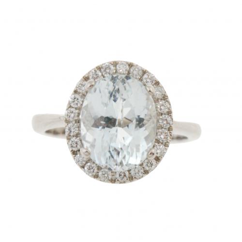 DIAMOND AND AQUAMARINE RING.