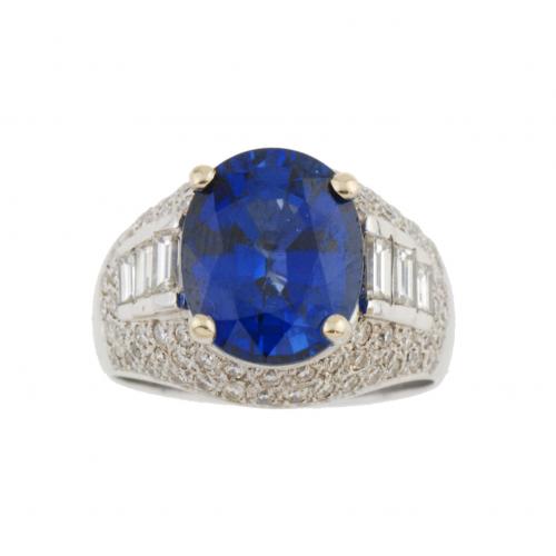DIAMOND AND SAPPHIRE BOMBÉ RING. 