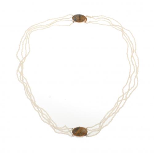 CHOKER OF IRREGULAR PEARLS. 
