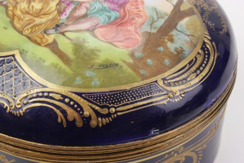 FRENCH SÈVRES STYLE BOX, C20th. 