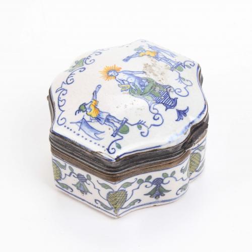 SMALL SPANISH OLERYS STYLE JEWELLRY BOX, C18th.