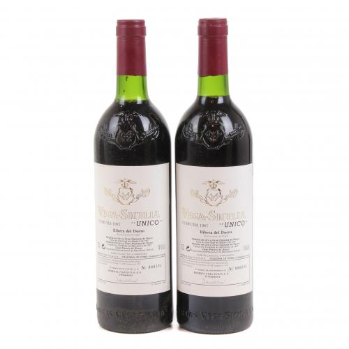 TWO BOTTLES OF VEGA SICILIA, UNICO, RIBERA DEL DUERO, 1987. 