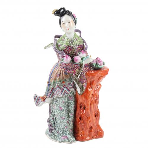 "SCULPTURE" LADY WITH MELONS. CHINA, PEOPLE'S REPUBLIC, ERA, FIRST HALF C20th.