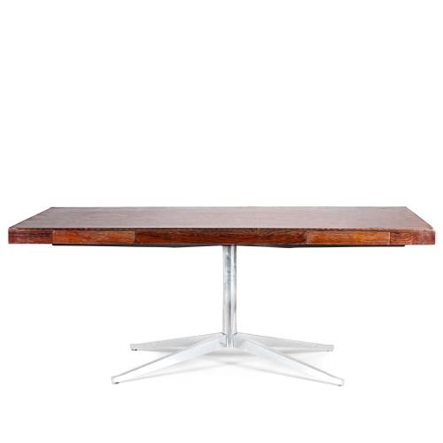 FLORENCE KNOLL (1917-2019). MESA DE DESPACHO, CIRCA 1960.