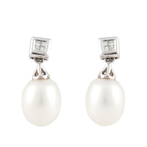 WHITE GOLD AND PEARL EARRINGS.