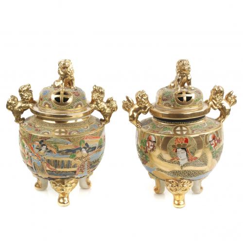 20TH CENTURY JAPANESE SCHOOL PAIR OF 20TH CENTURY JAPANESE SATSUMA JARS