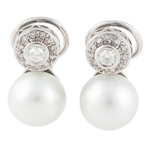 PEARL EARRINGS. 