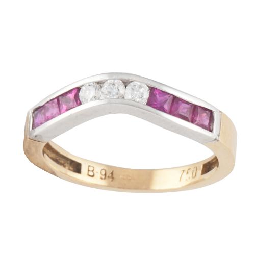 RUBY AND DIAMOND ETERNITY RING.