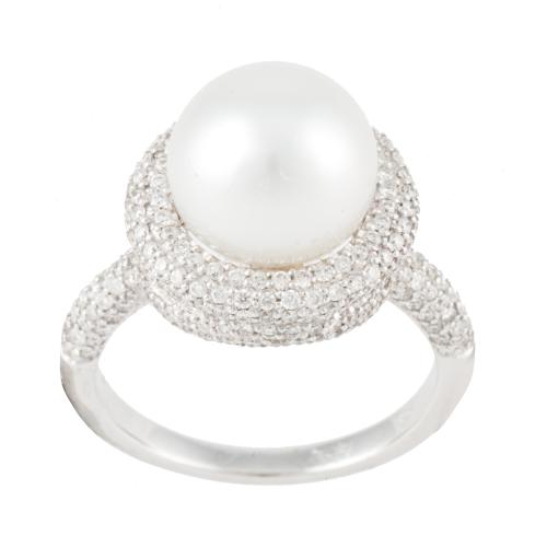 ANILLO CON PERLA Y BRILLANTES.