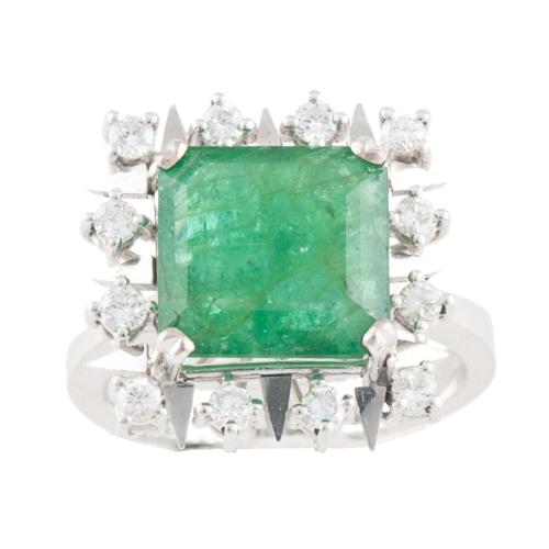 DIAMOND AND EMERALD RING.
