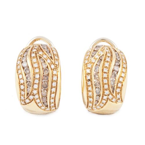 YELLOW GOLD AND DIAMOND EARRINGS.