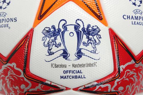 "MATCH BALL" OFICIAL FIRMADO POR DOS EXJUGADORES DEL BARÇA
