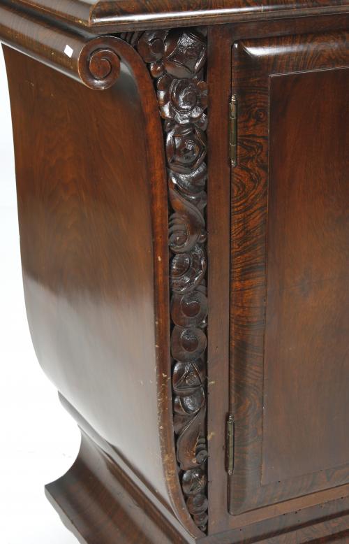 ART DÉCO BUFFET, CIRCA 1940-1950.