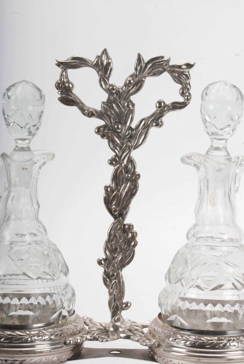 SPANISH SILVER CRUETS STAND, MID 20TH CENTURY.