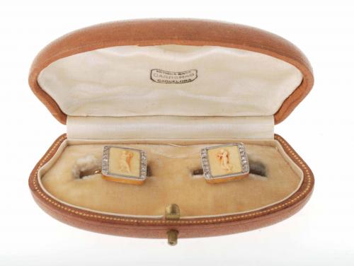 CARRERAS JOYEROS. CUFFLINKS WITH IVORINE CAMEO.