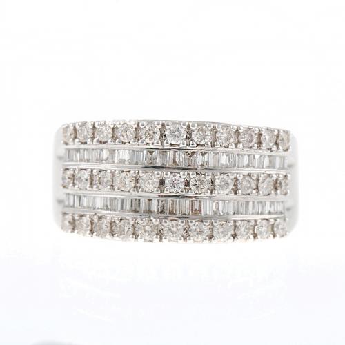 DIAMONDS RING.