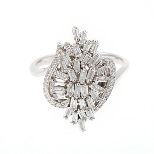 DIAMONDS RING.