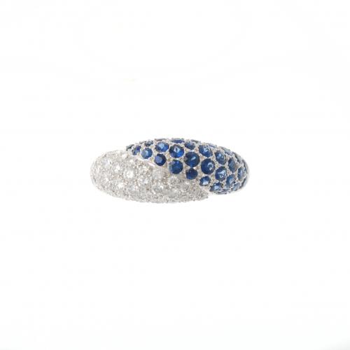DIAMONDS AND SAPPHIRES PAVÉ RING.