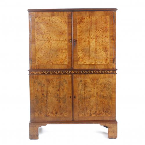 ENGLISH CABINET, GEORGIAN STYLE, LATE 19TH - EARLY 20TH CEN